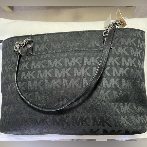 NWT MICHAEL MICHAEL KORS JET SET EW CHAIN TOTE BLK/BLK/BLK - Picture 2 of 9